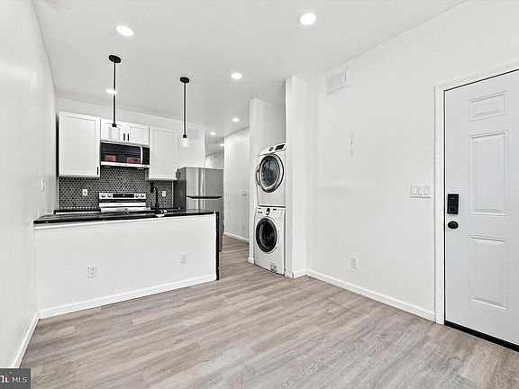 3rd image of 2328 Nicholas St