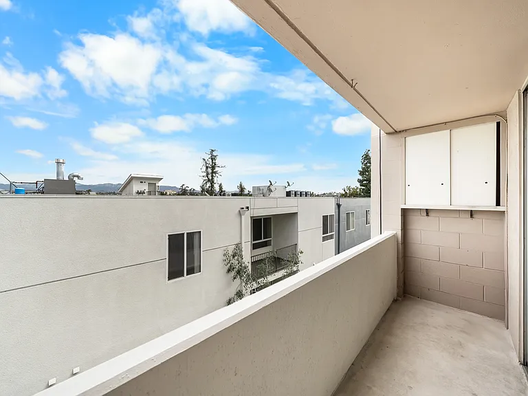 421 S La Fayette Park Pl #0 — Photo 13