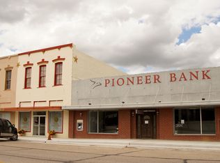 107 E Main St, Weimar, TX 78962