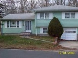 111 Lexington Ave, Dartmouth, MA 02747