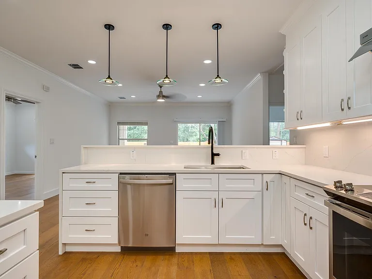4601 Eilers Ave — Photo 8
