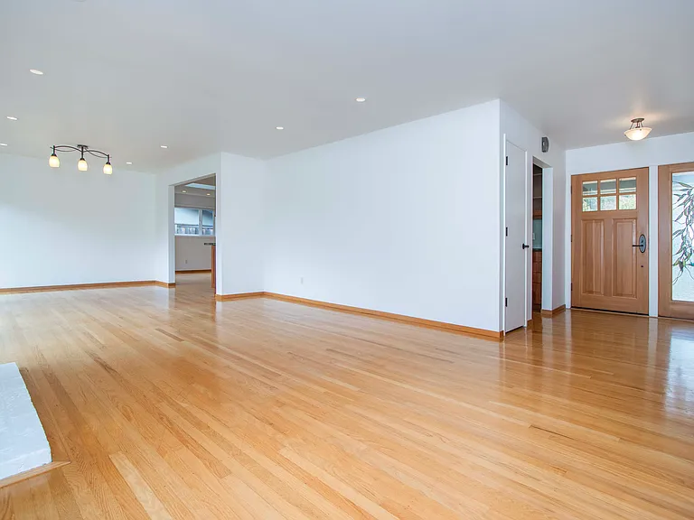 8 Azalea Dr — Photo 9