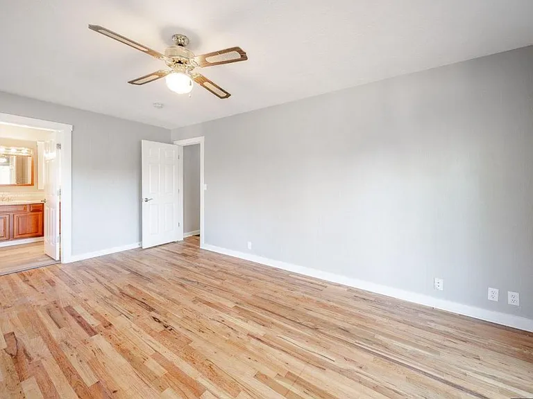 2503 Shipman Ln SE — Photo 5