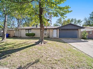 11864 E 61st Pl, Broken Arrow, OK 74012