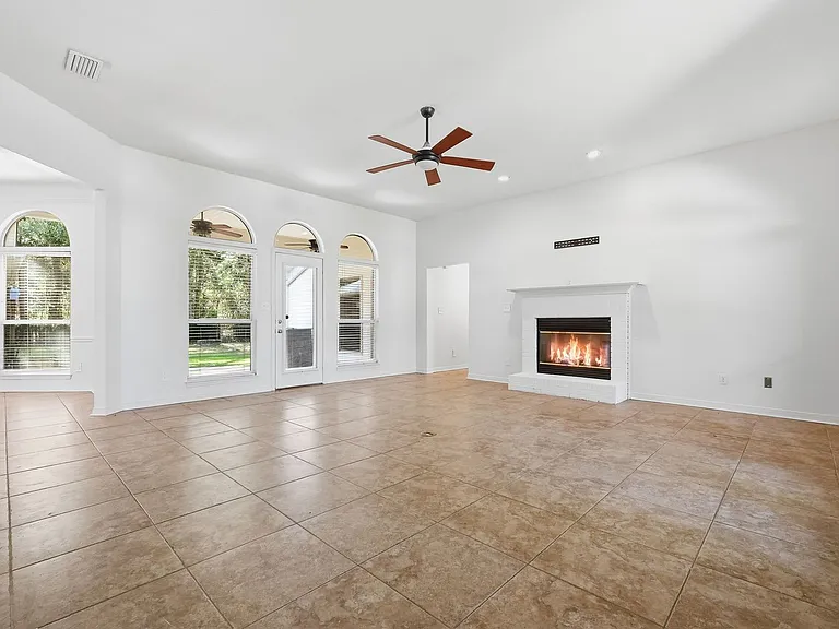 1651 Northridge Rd — Photo 6