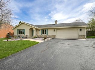 5741 Ridgecrest Dr, Racine, WI 53403