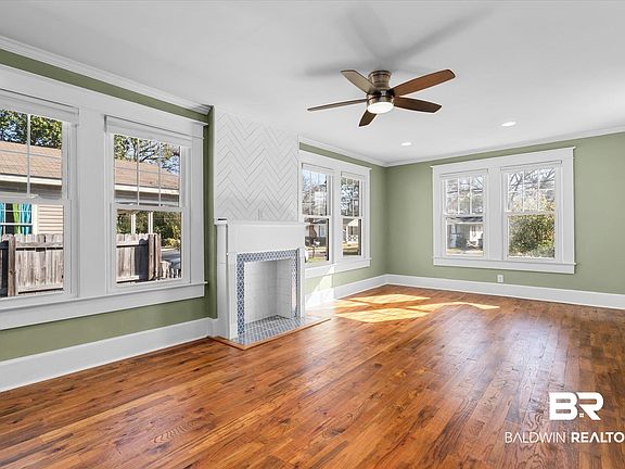4th image of 260 Mohawk St