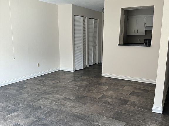 5th image of 901 Hickory St #102102