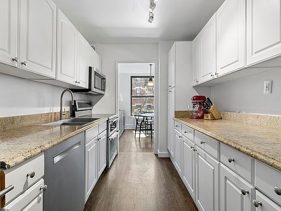 5th image of 311 E 83rd St APT 3A