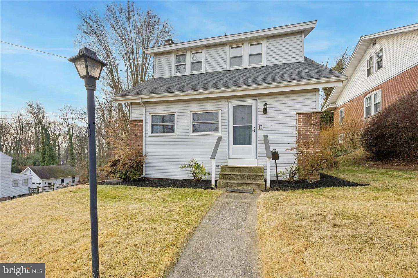 4 Forrest Ave photo 1