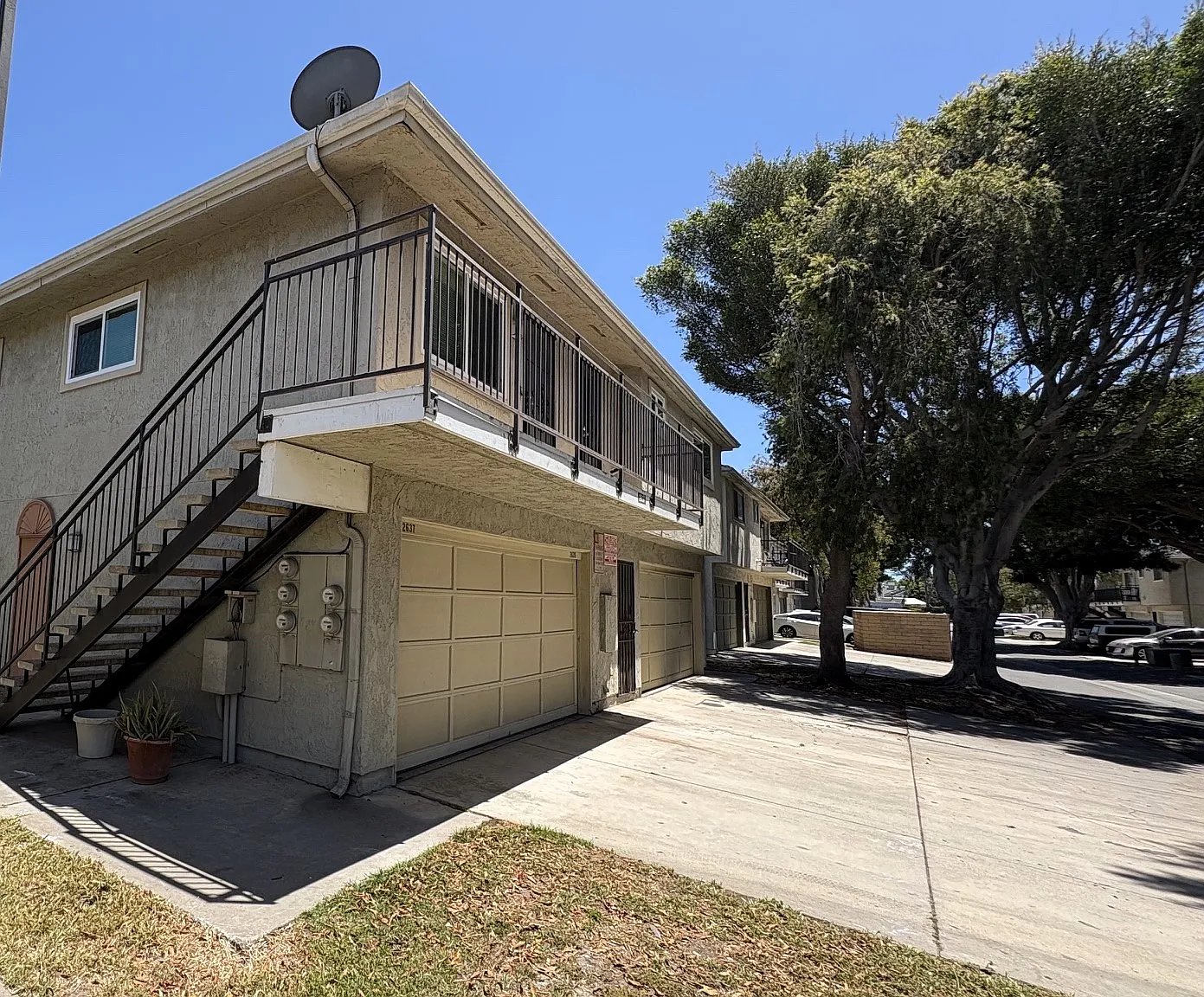 Remodeled 2+1 Marina Village Condo — Photo 1
