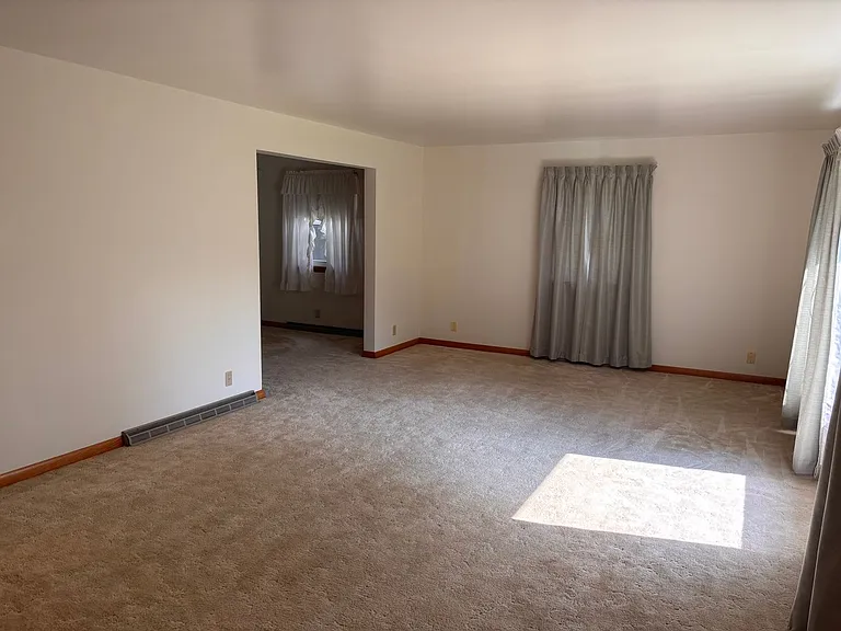 10470 Valleydale St SE — Photo 3