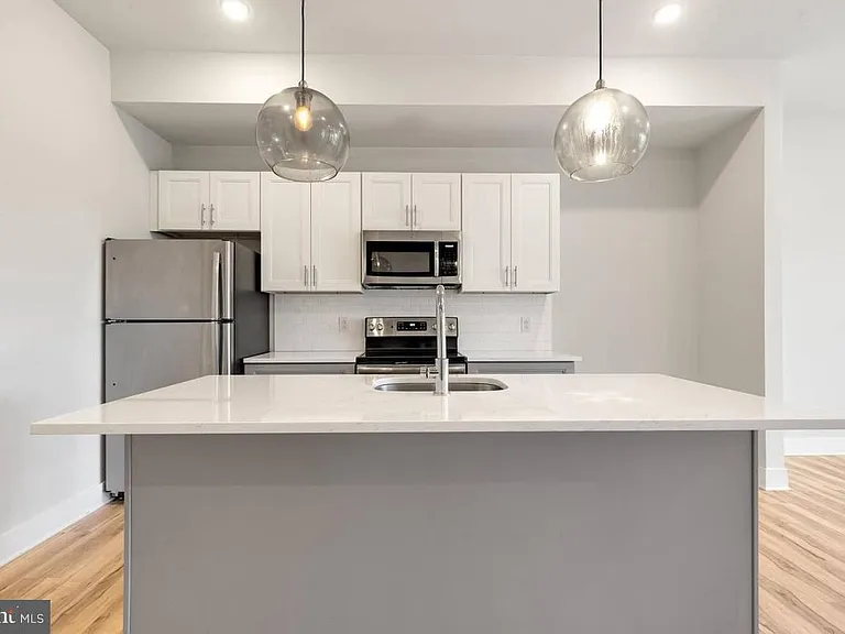 2440 Kensington Ave #102 — Photo 8