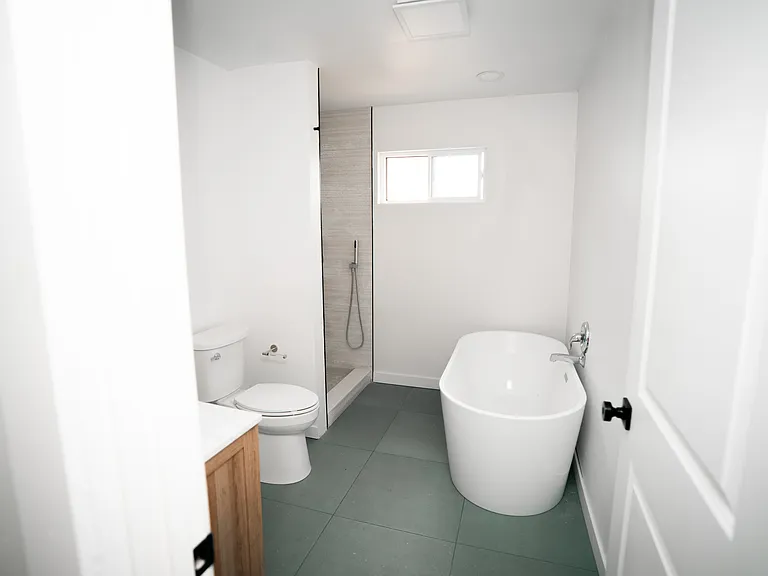 440 Saxony Rd — Photo 15