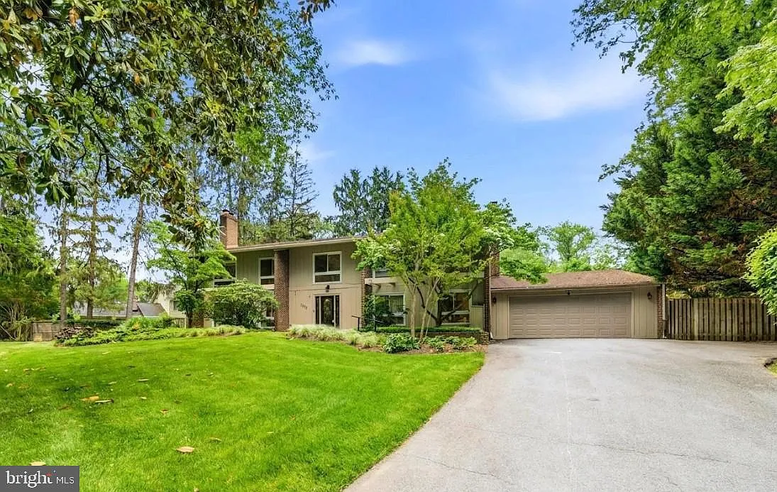 5 bed, 5320 sqft, $7,500 — Photo 1