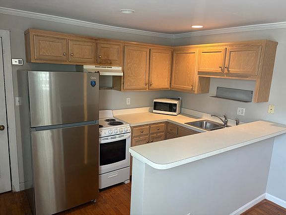 3rd image of 4106 Colorado Ave Unit B