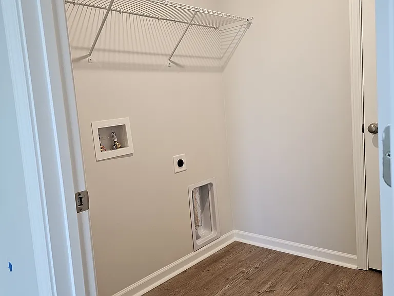 200 Justify Ave — Photo 17