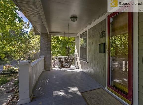 2nd image of 4442 Wyoming St