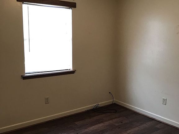 3rd image of 404 Vieux Orleans Cir APT A