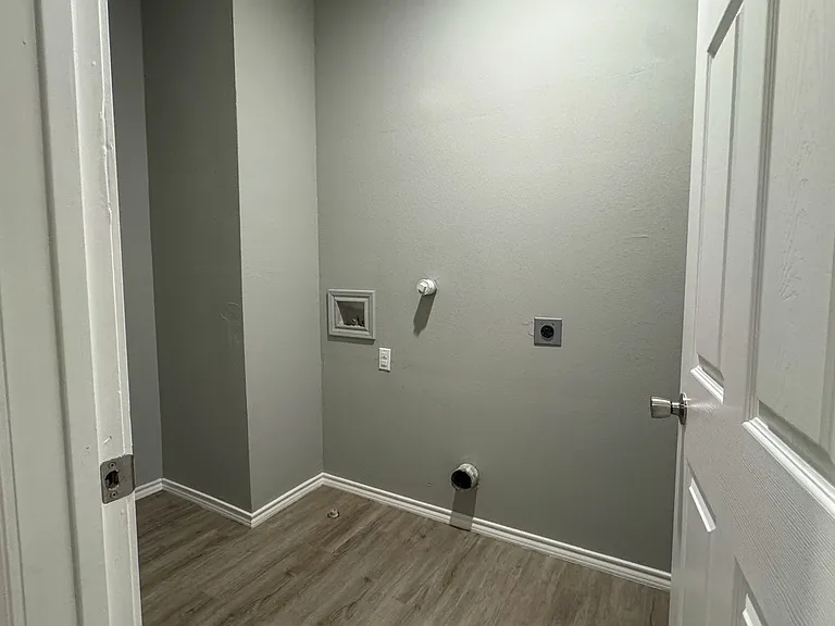 2311 Abilene St — Photo 13