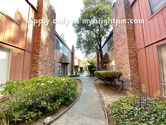 2nd image of 2317 I St #10