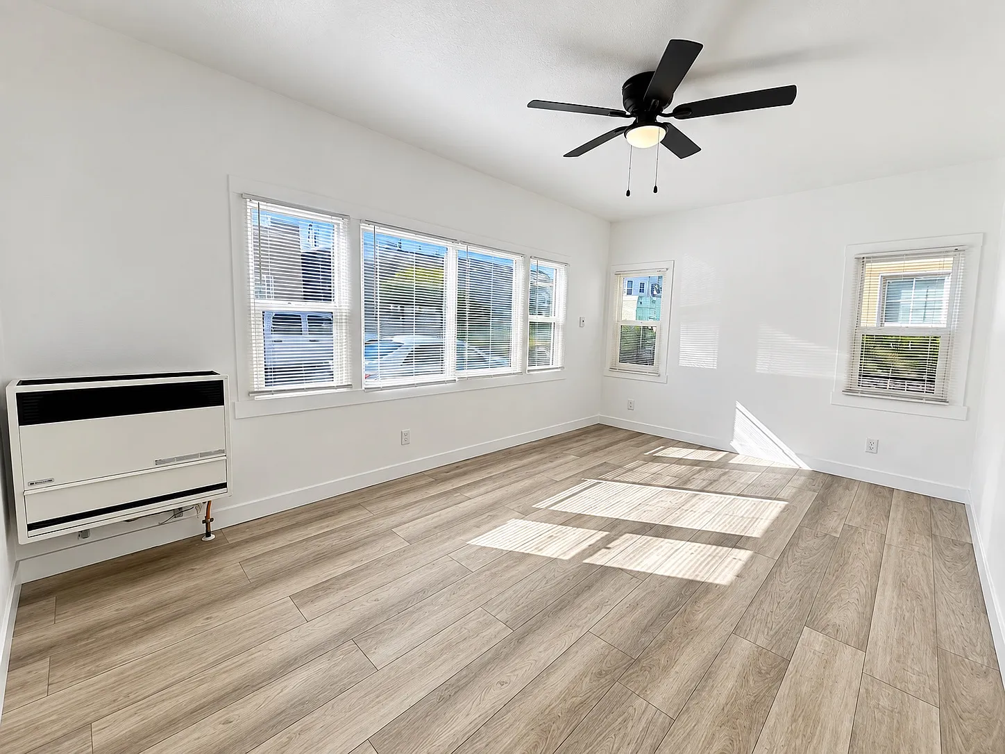 3 bed, $2,900 — Photo 2