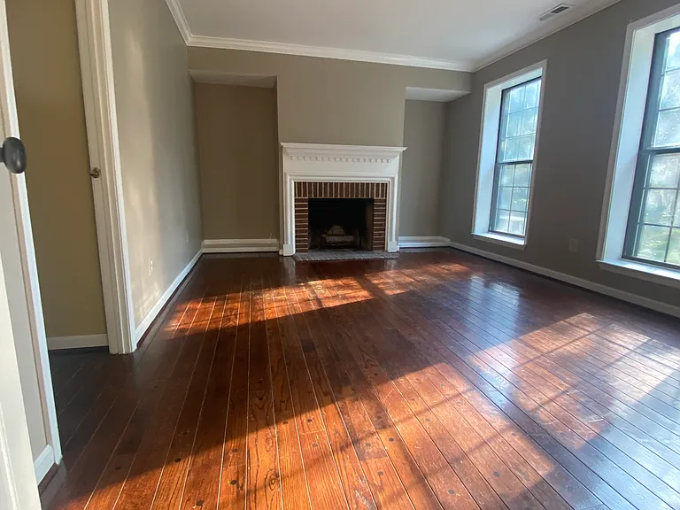 1404 Weatherstone Dr — Photo 4