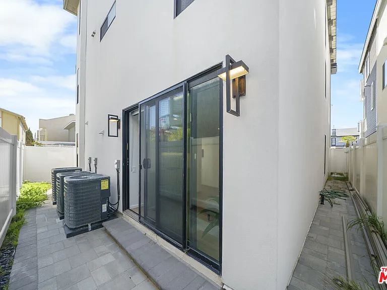 1500 Ocean Dr — Photo 19