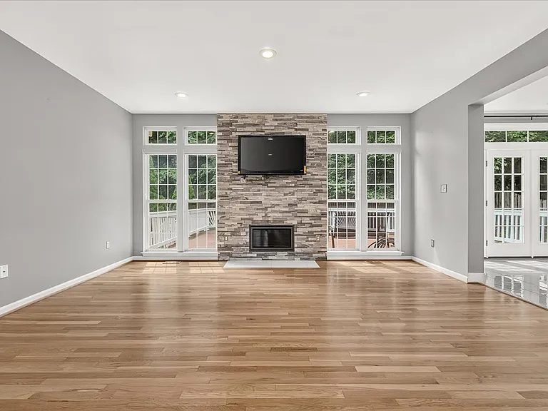 6455 Saddlebrook Ln — Photo 18