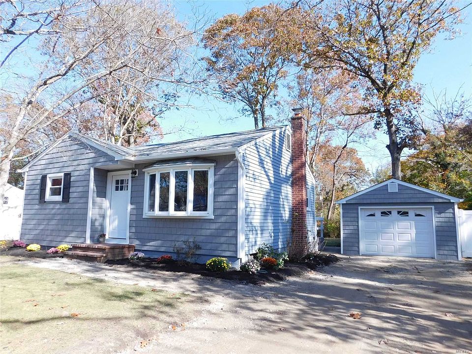 1st image of 29 Pine Cone St