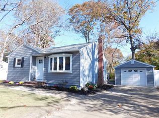 29 Pine Cone St, Middle Island, NY 11953