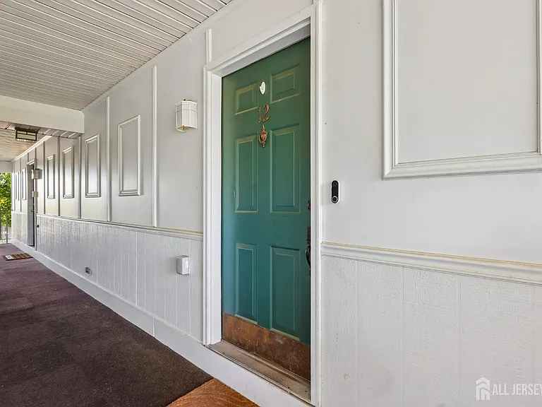 12 Clay St — Photo 17