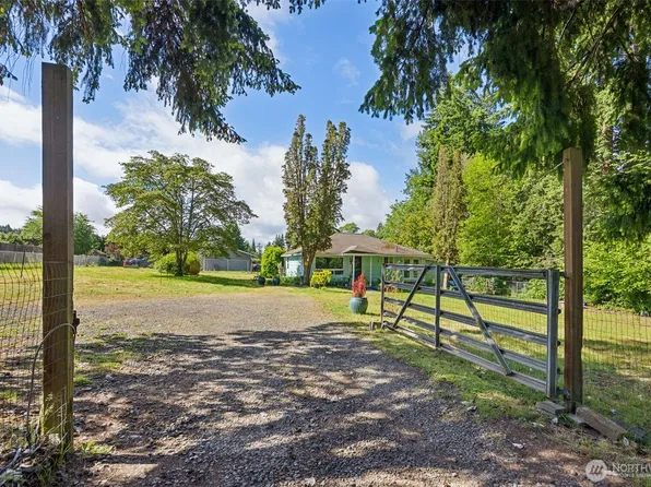 221 NW Nichols Avenue, Bremerton, WA 98311