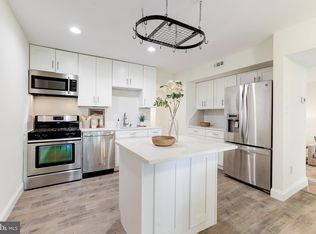 1639 Parkcrest Cir APT 101, Reston, VA 20190