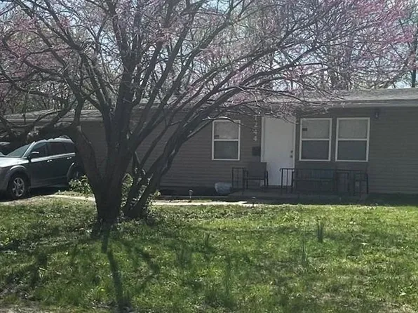 1244 Saint Michael Dr, Cahokia, IL 62206