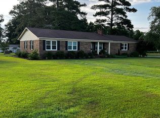 725 McDaniels Rd, Roseboro, NC 28382