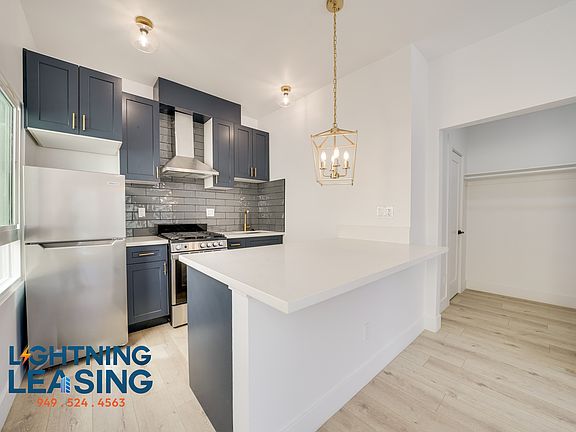 2nd image of 1926 Whitley Ave #6D