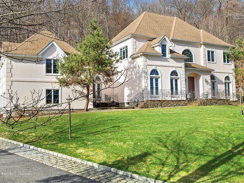 1st image of 4 Silver Springs Ct
