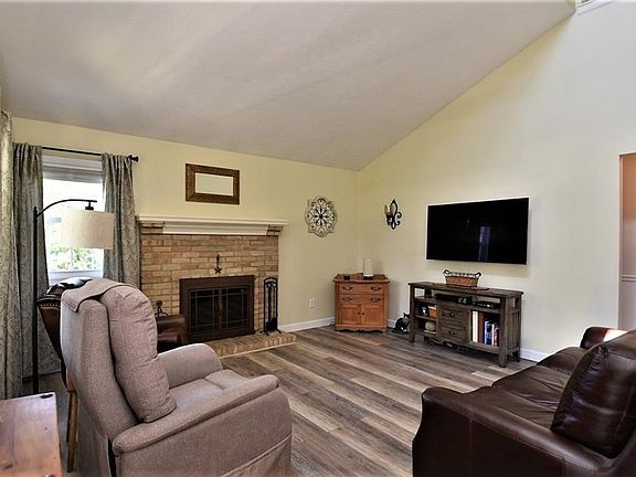 5th image of 1480 Peppercorn Ct #7-11