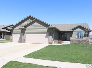 702 Marie Dr, Harrisburg, SD 57032