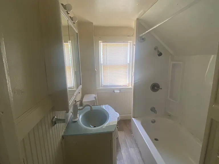 452 E Park St — Photo 11