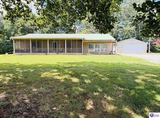 807 Stray Winds Rd, Campbellsville, KY 42718