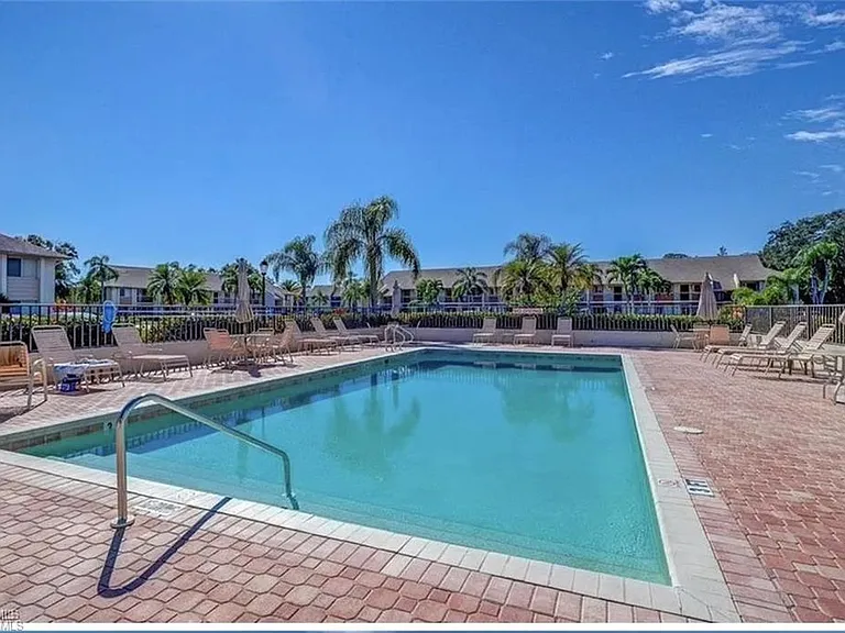 13130 White Marsh Ln #207 — Photo 14