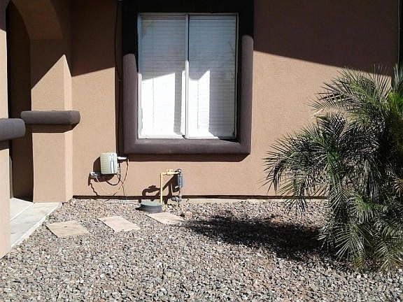 WINDOWS WITH POP-OUTS