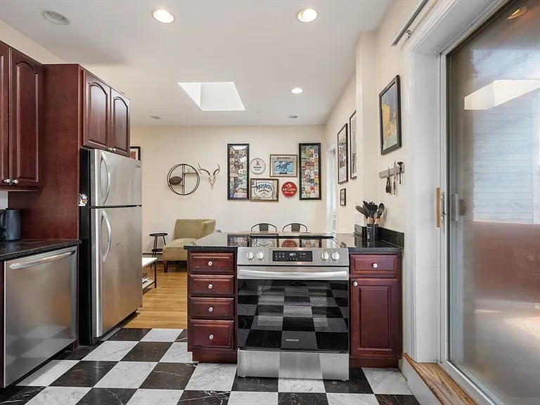 18-20 Marcella St #5 — Photo 6