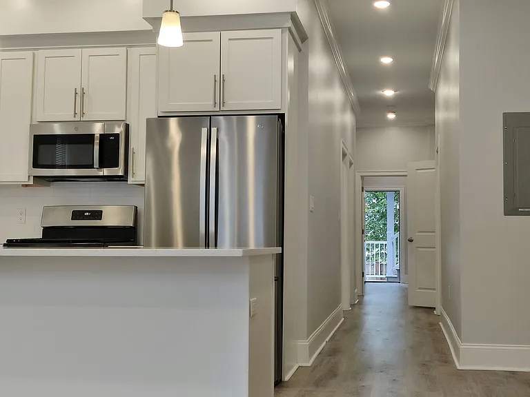 135 Franklin St #1 — Photo 5