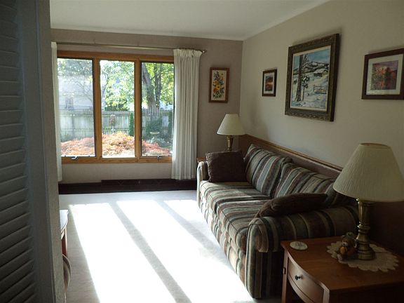 3rd image of 2405 Kenilworth Dr