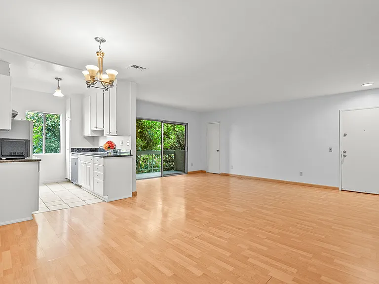 5055 Coldwater Canyon Ave #217 — Photo 13