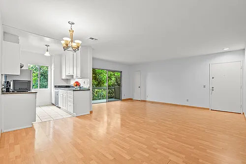 5055 Coldwater Canyon Ave #217 Photo 1
