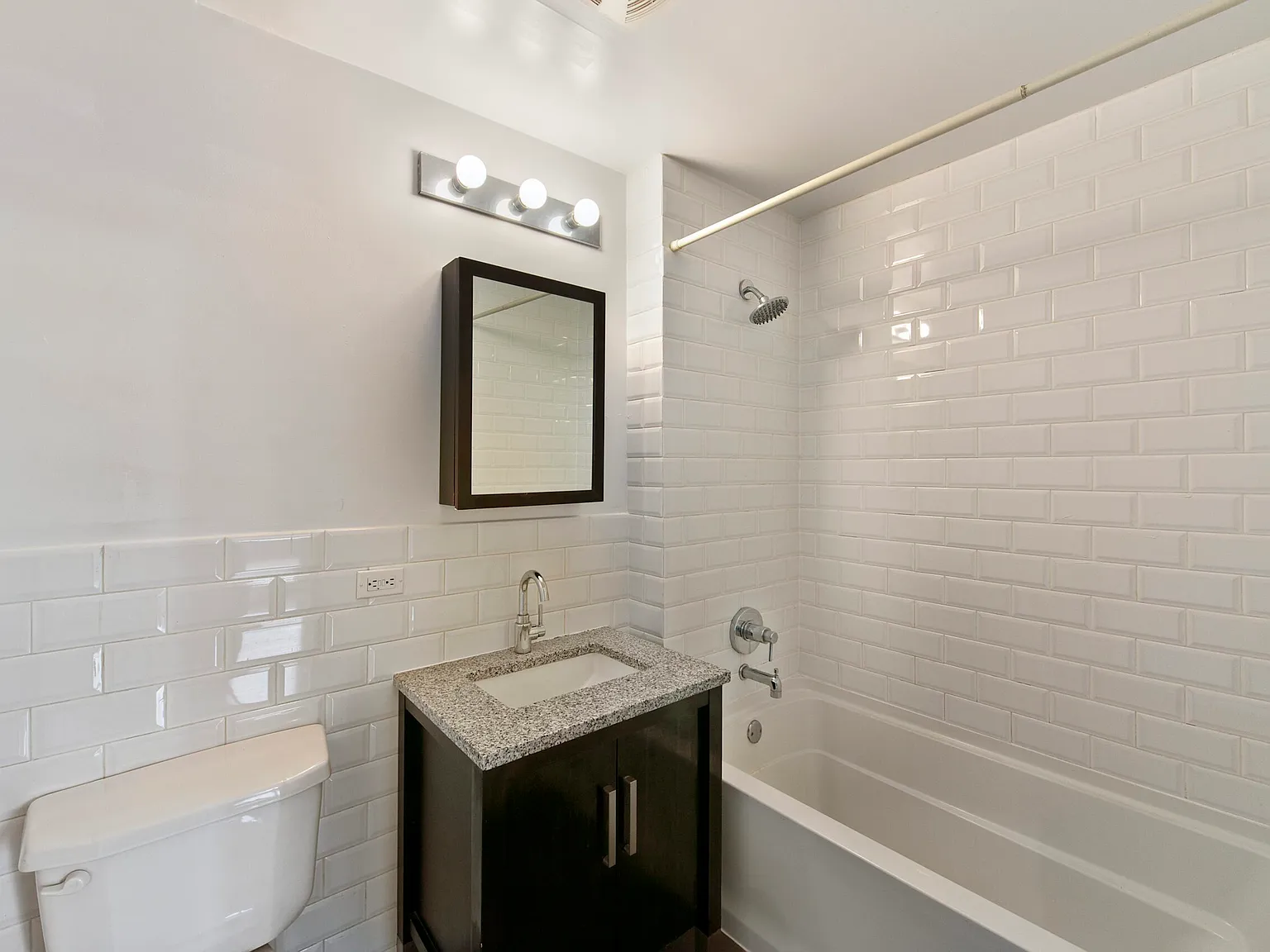454 Manhattan Avenue — Photo 4